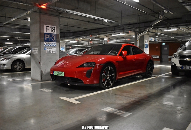 Porsche Taycan GTS