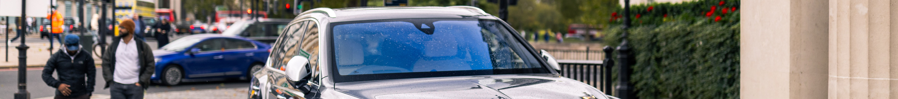 Bentley Bentayga EWB Mulliner