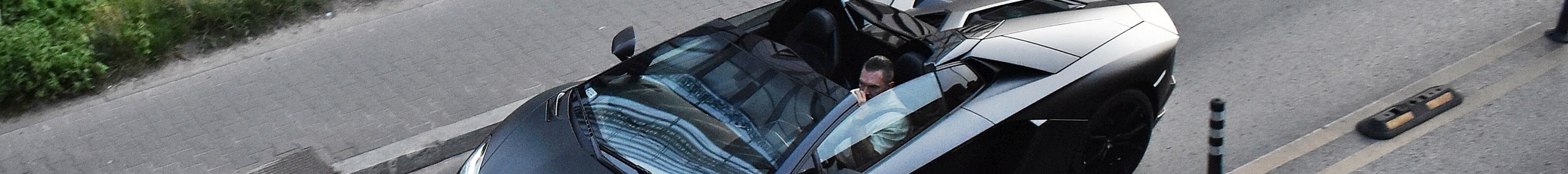 Lamborghini Aventador LP700-4 Roadster