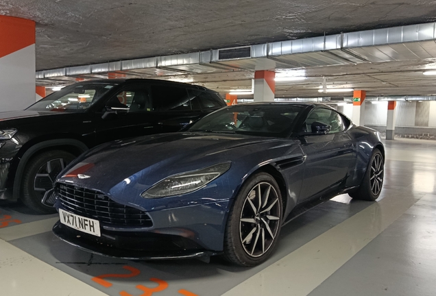 Aston Martin DB11 V8