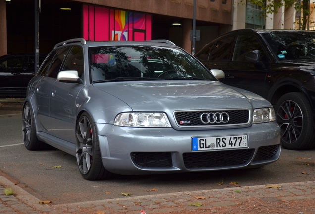 Audi RS4 Avant B5