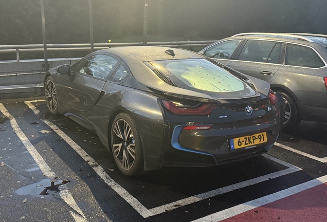 BMW i8