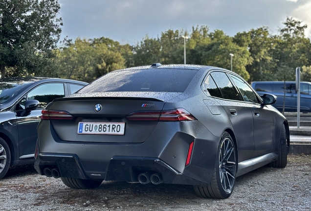 BMW M5 G90