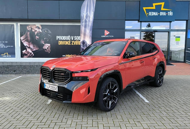 BMW XM G09 Label Red