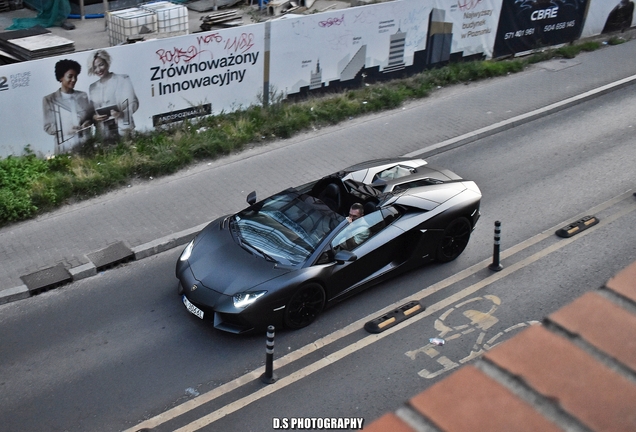 Lamborghini Aventador LP700-4 Roadster