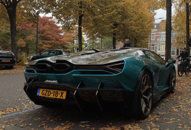 Lamborghini Revuelto