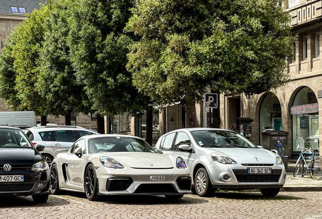 Porsche 718 Cayman GT4