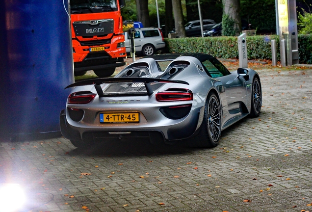 Porsche 918 Spyder Weissach Package
