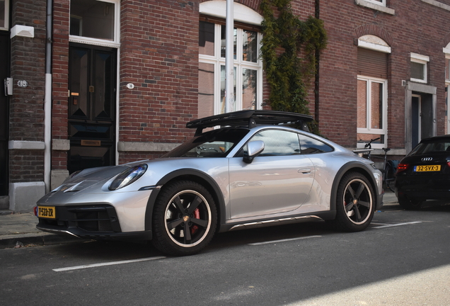 Porsche 992 Dakar