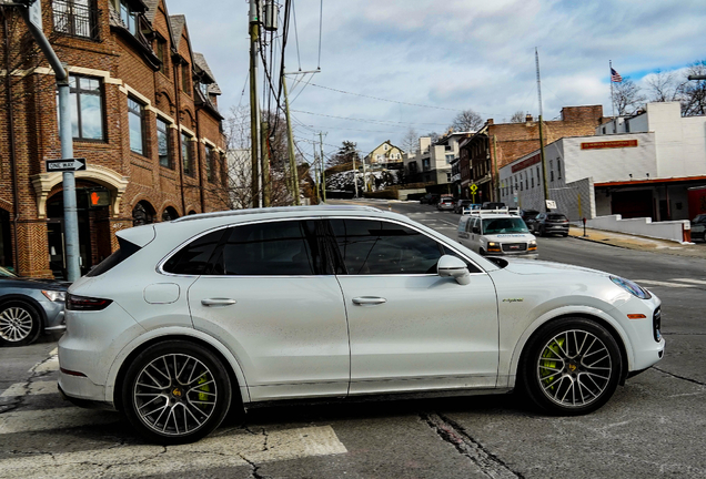 Porsche Cayenne Turbo S E-Hybrid