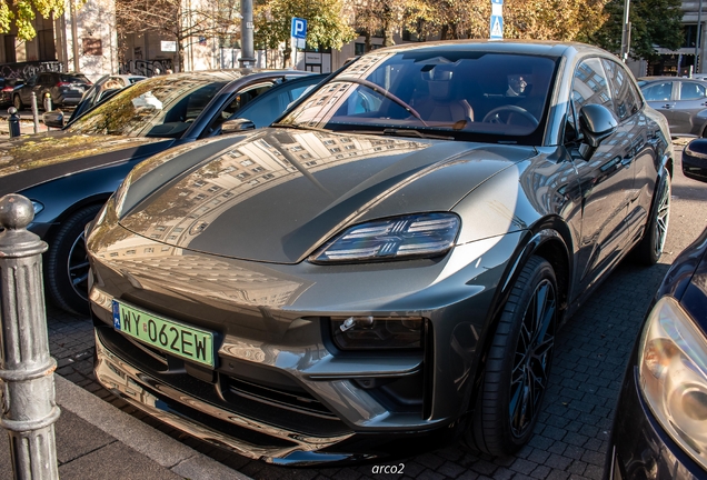 Porsche Macan EV Turbo