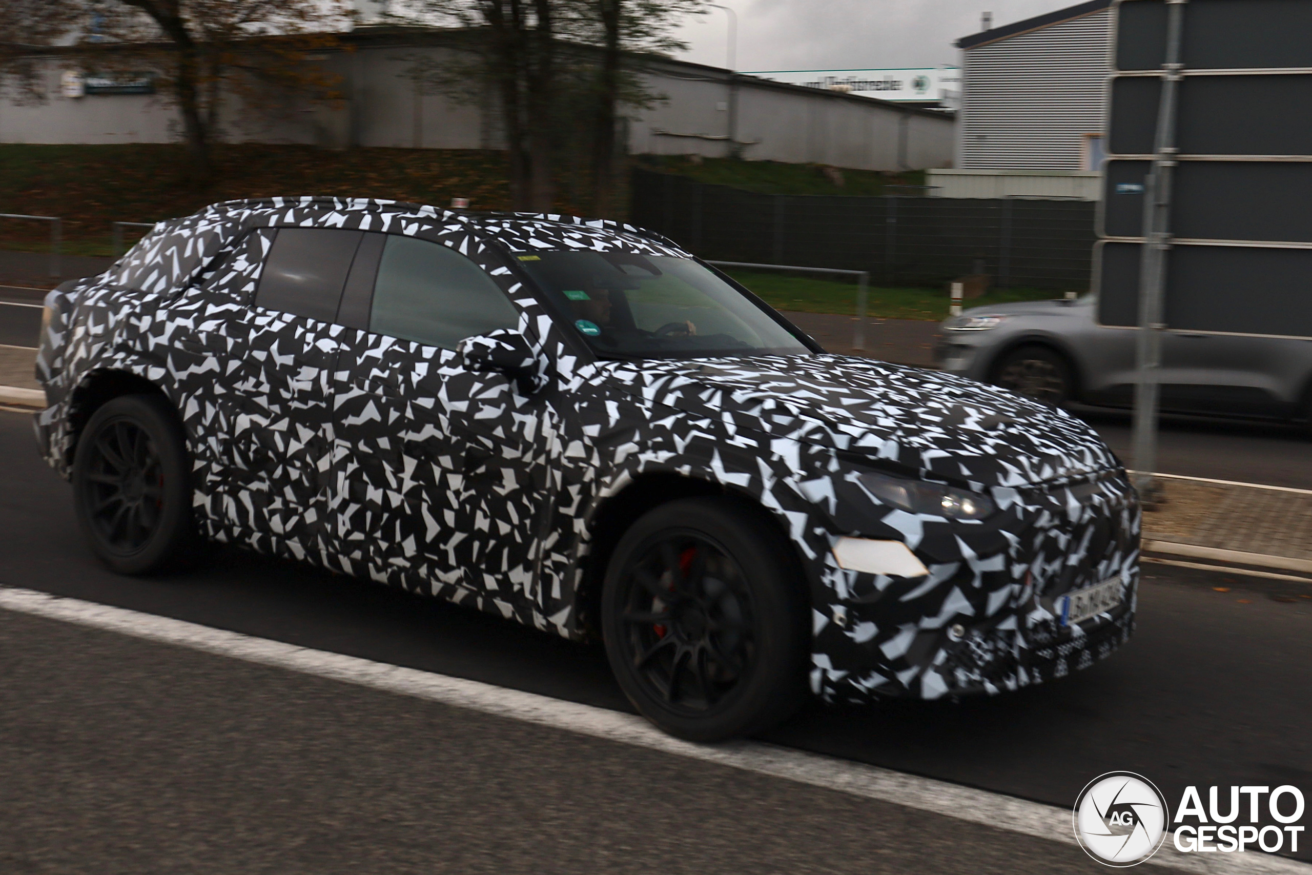 Mercedes-Benz EQR 2026