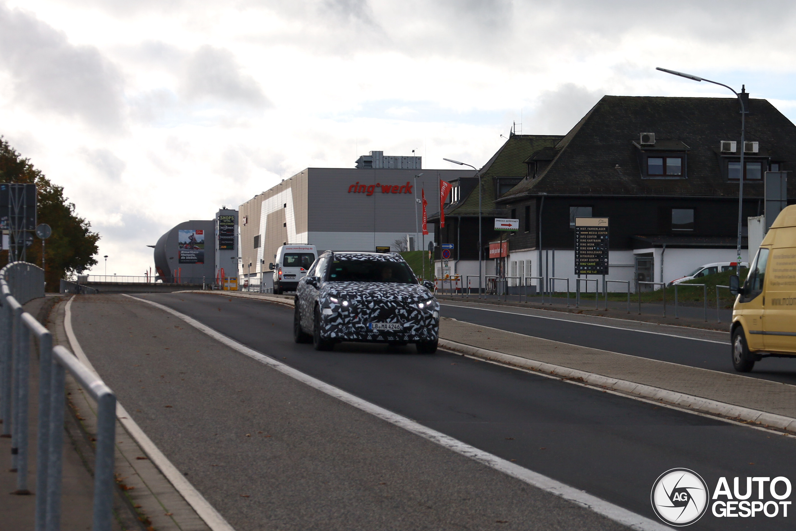 Mercedes-Benz EQR 2026