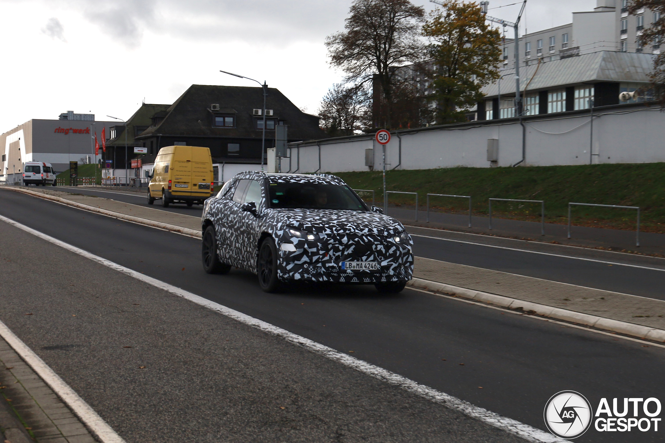 Mercedes-Benz EQR 2026