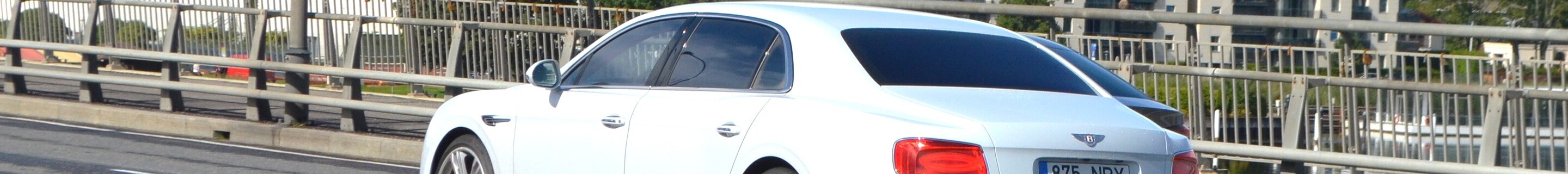 Bentley Flying Spur V8