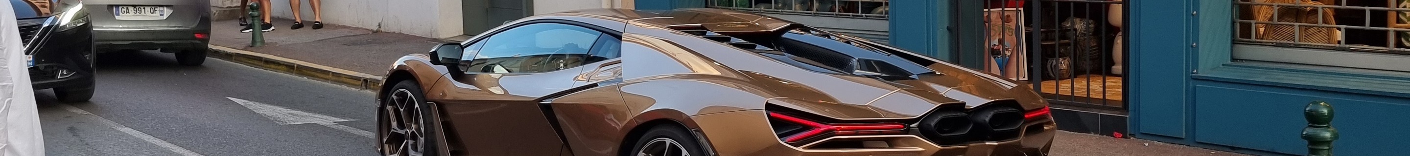 Lamborghini Revuelto