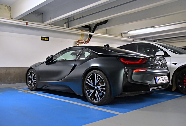 BMW i8
