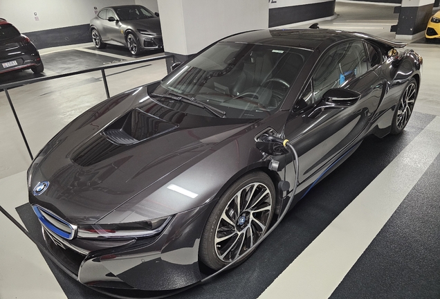 BMW i8