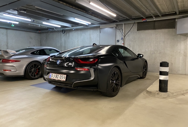 BMW i8 Protonic Frozen Black Edition