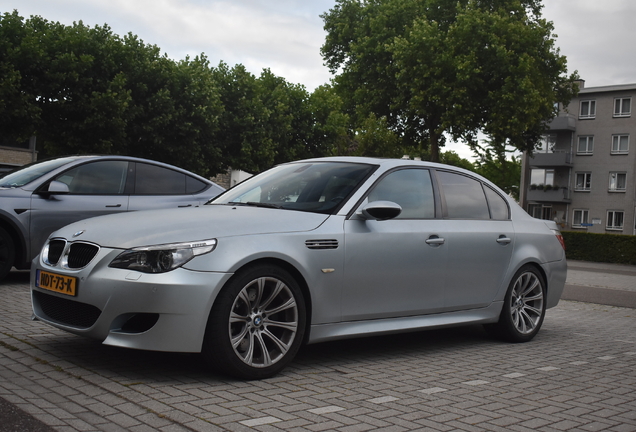 BMW M5 E60 2005