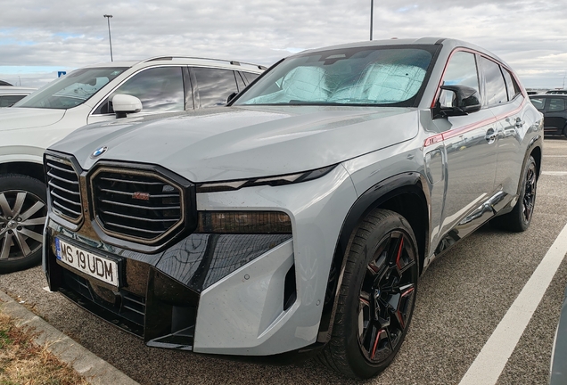 BMW XM G09 Label Red