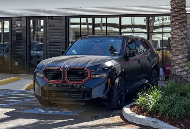 BMW XM G09 Label Red