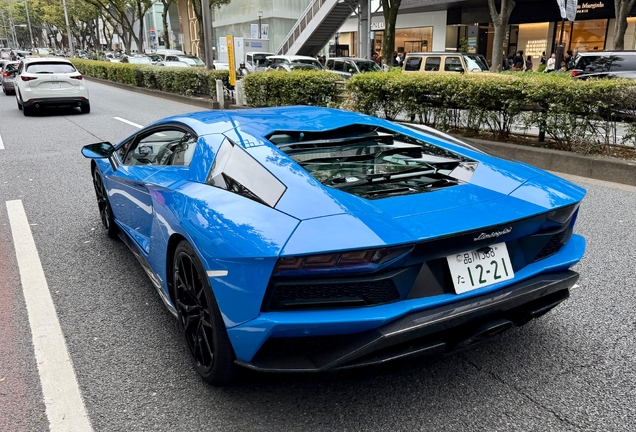 Lamborghini Aventador S LP740-4