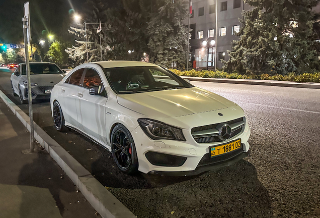Mercedes-Benz CLA 45 AMG C117