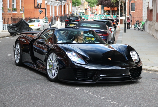 Porsche 918 Spyder Weissach Package