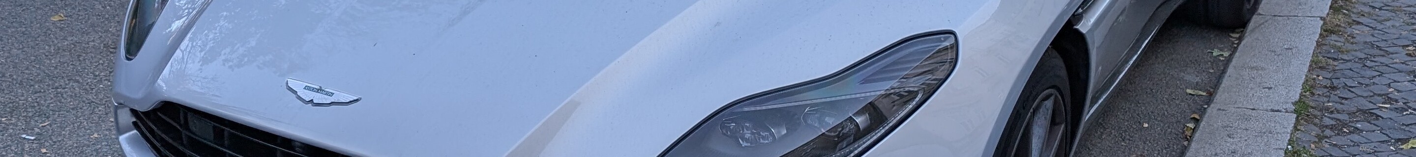 Aston Martin DB11 V8