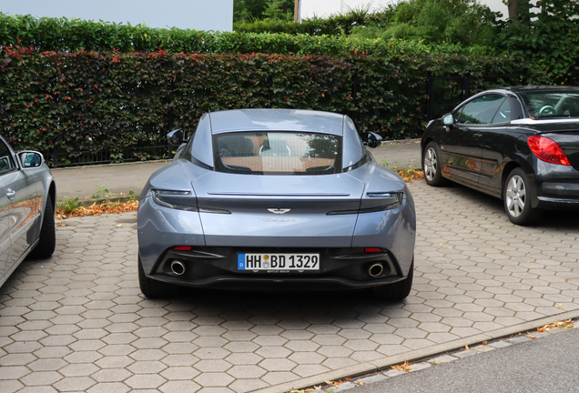 Aston Martin DB11 V8