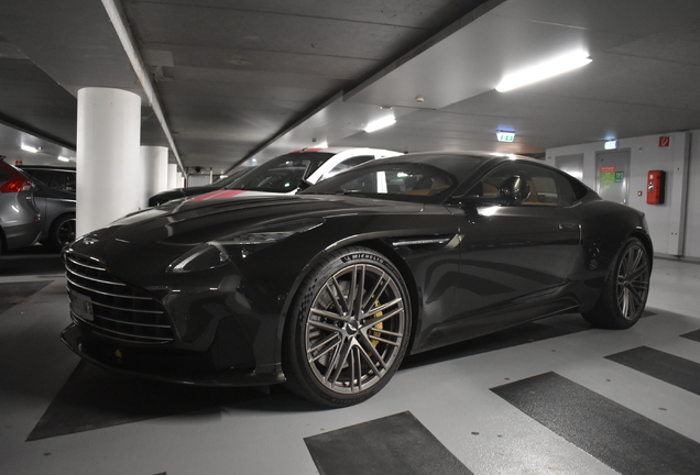 Aston Martin DB12