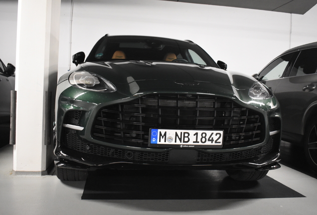 Aston Martin DBX707