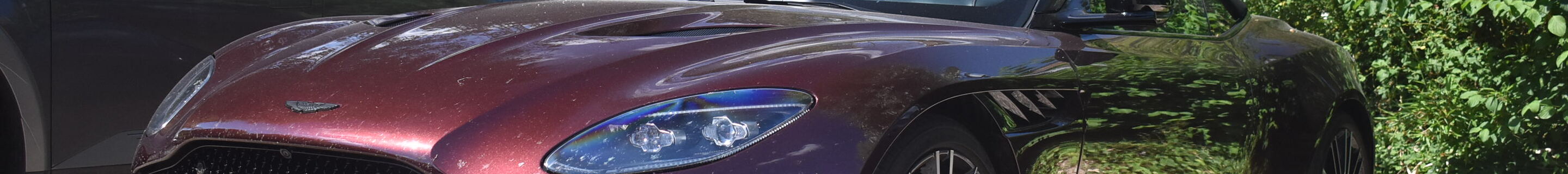 Aston Martin DBS Superleggera Volante