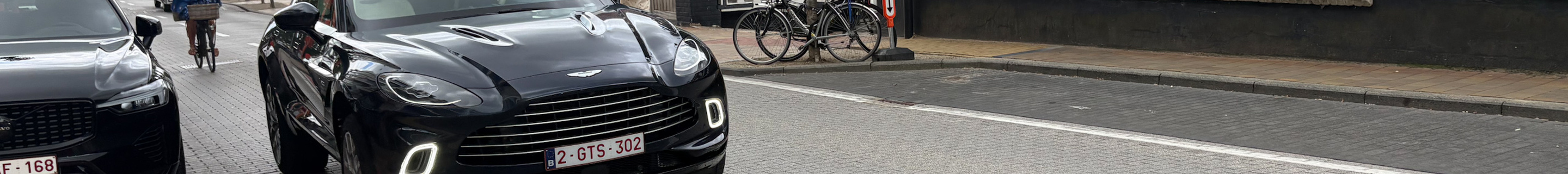 Aston Martin DBX