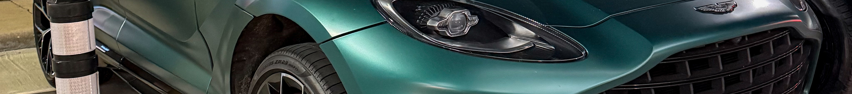 Aston Martin DBX707