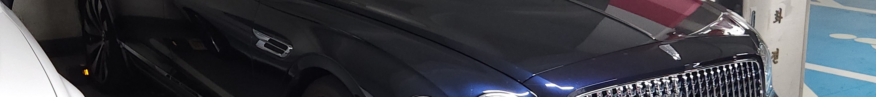 Bentley Flying Spur V8 Azure