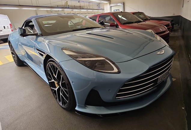 Aston Martin DB12 Volante
