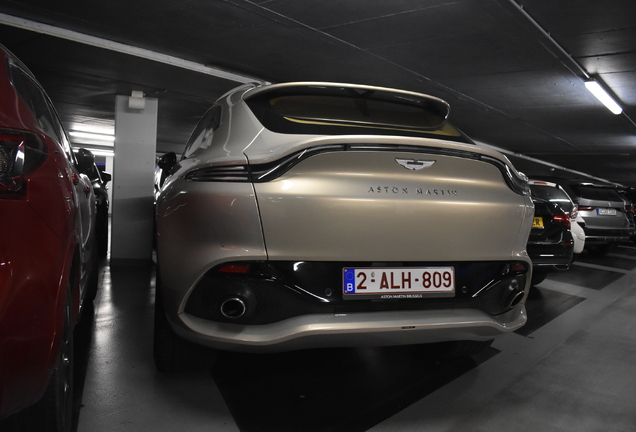 Aston Martin DBX