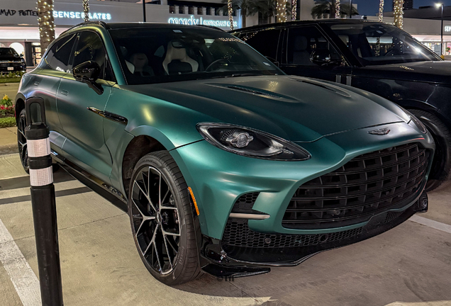 Aston Martin DBX707
