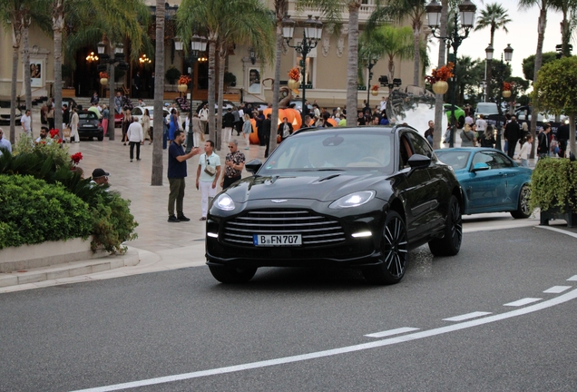 Aston Martin DBX707