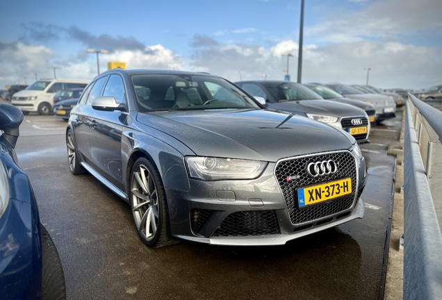 Audi RS4 Avant B8