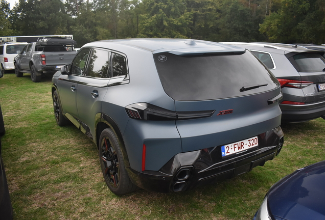 BMW XM G09 Label Red