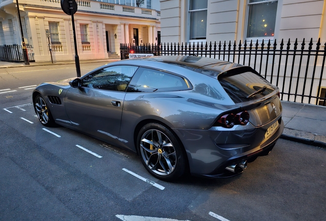 Ferrari GTC4Lusso T