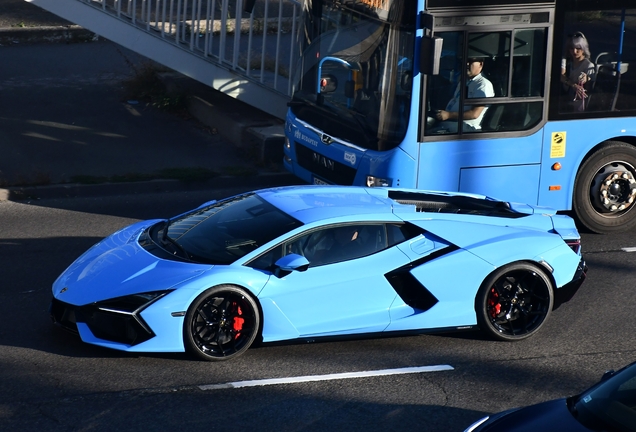 Lamborghini Revuelto