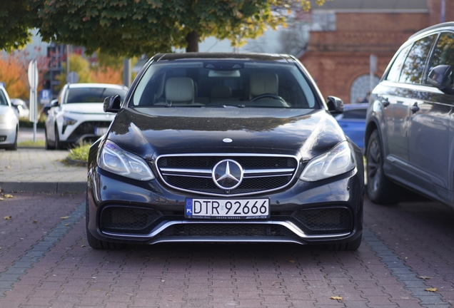 Mercedes-Benz E 63 AMG S W212
