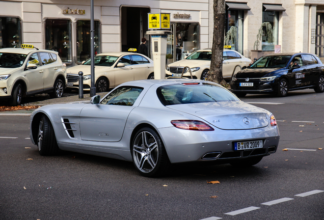 Mercedes-Benz SLS AMG