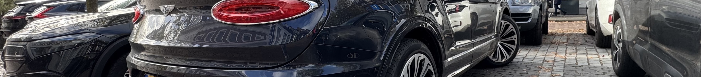 Bentley Bentayga Hybrid 2021