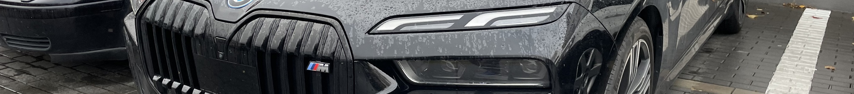 BMW M760e xDrive