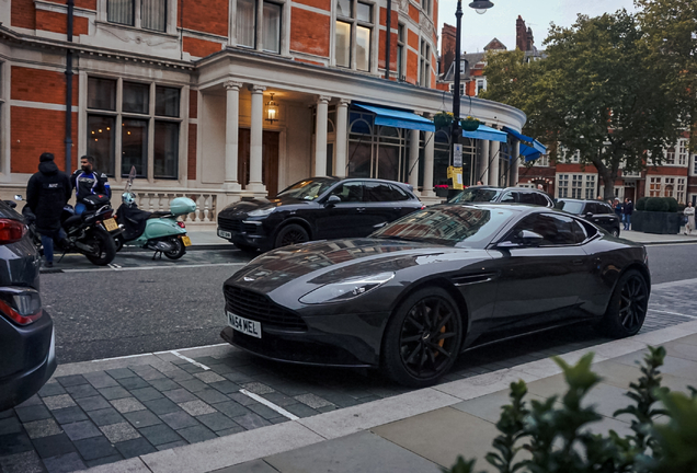 Aston Martin DB11